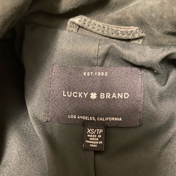 Women’s jacket - Picture 2 of 3